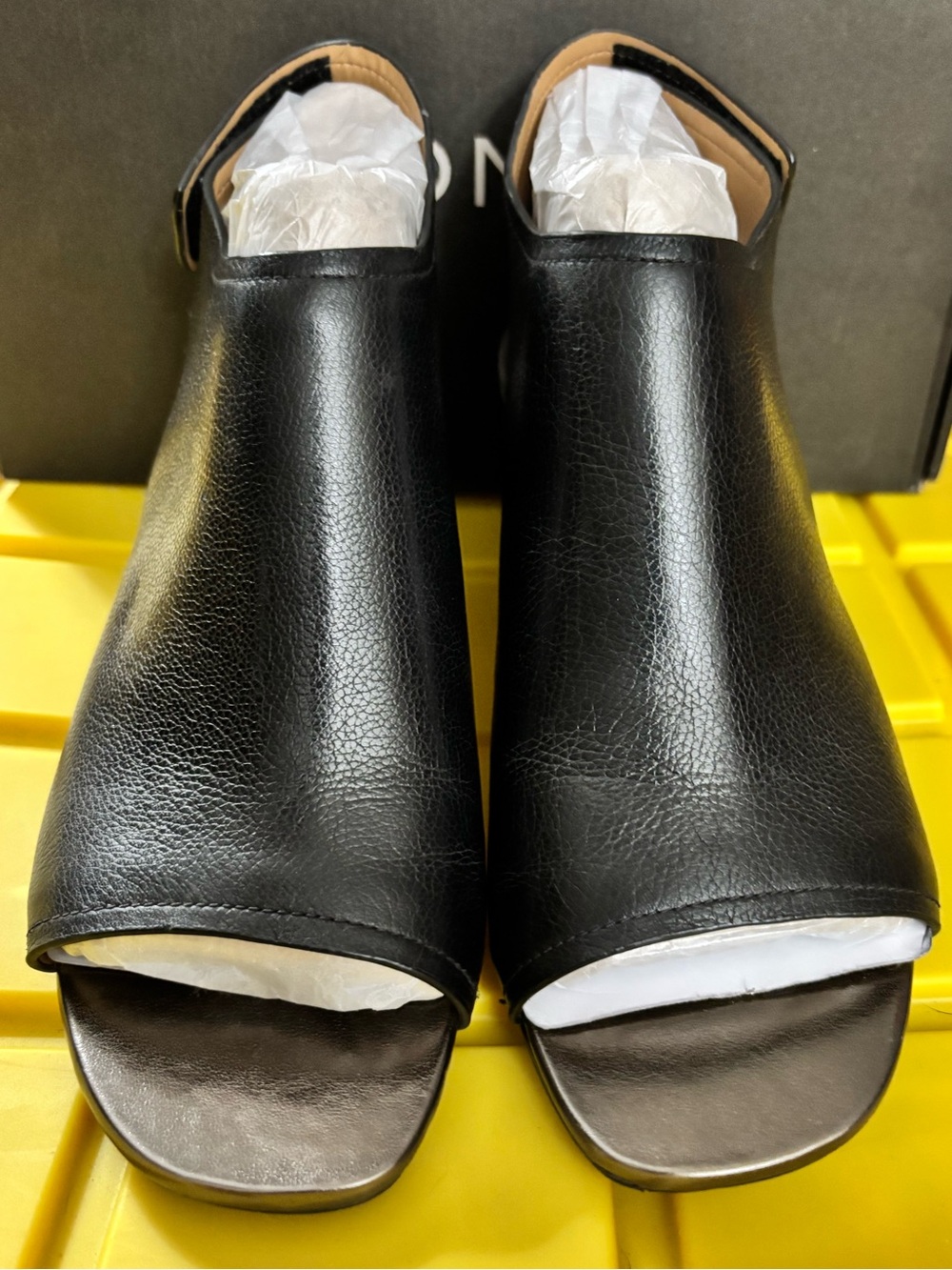 Vionic Valencia blk leather open-toe slingback w/ block heel- 8.5M. Like new.